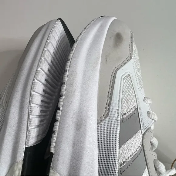NWT ADIDAS Essentials Nebzed Super Boost Shoes White 11