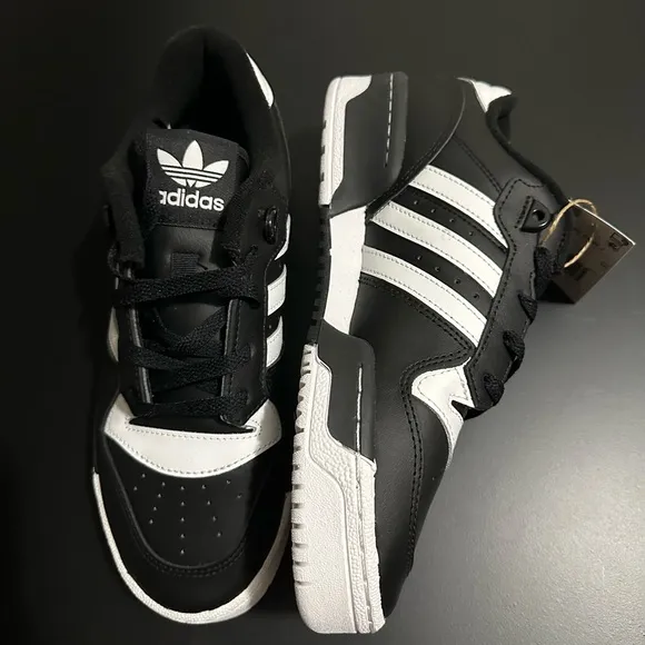 NWT Adidas Rivalry Low Black White Sneakers Big Kids 7 Women’s 8.5