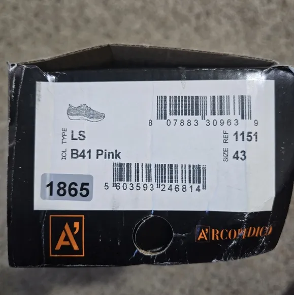 NWT Arcopedico Walking Shoes Pink Size 43
