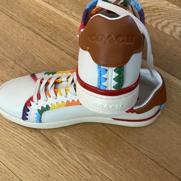 NWT Coach men low top leather shoes High rated
