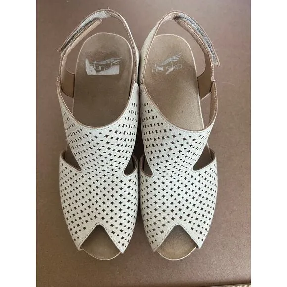 NWT Dansko Teagan Beige Leather Slingback Peep Block Heel Comfort Sandal 8.5-9