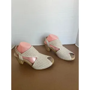 NWT Dansko Teagan Beige Leather Slingback Peep Block Heel Comfort Sandal 8.5-9