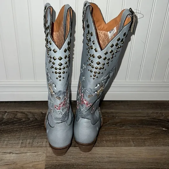 NWT  Dingo Boots Women's Poppy Fashion Boot, Silver, 11