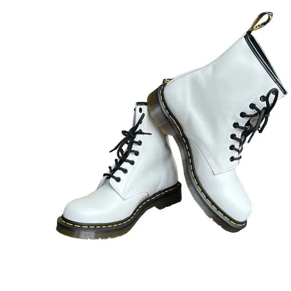 NWT Dr. Martens 1460 Smooth Leather Lace Up Boots - White - Womens sz 10