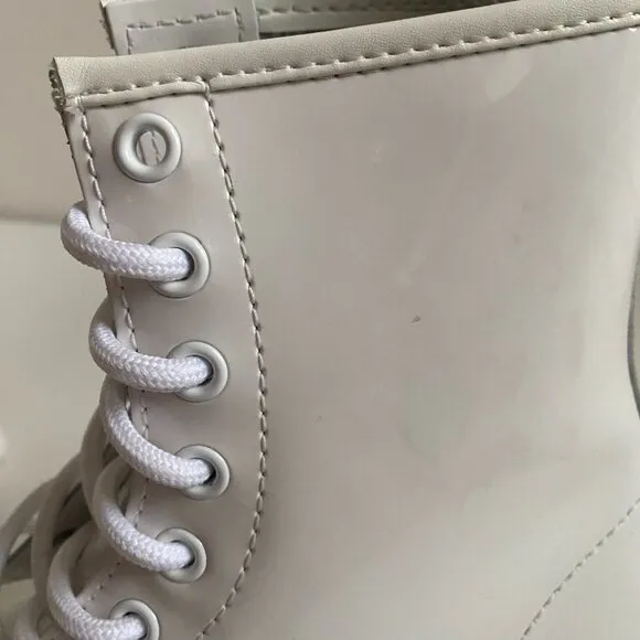NWT Dr. Martens 1460 White Monochromatic Patent Leather Women's Boots Size 6