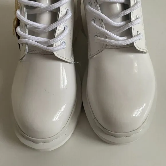 NWT Dr. Martens 1460 White Monochromatic Patent Leather Women's Boots Size 6