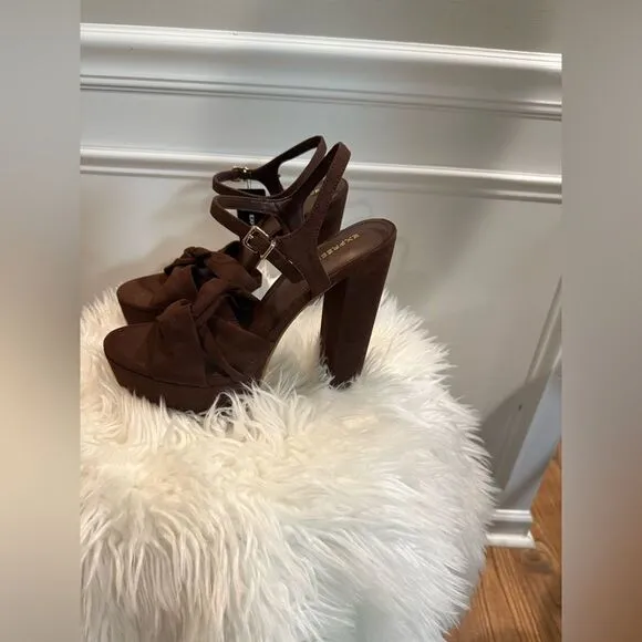 Nwt Express faux suede twist platform heeled sandal