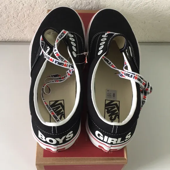 NWT Men Vans Classic I❤️ Heart Shoes size 9.5