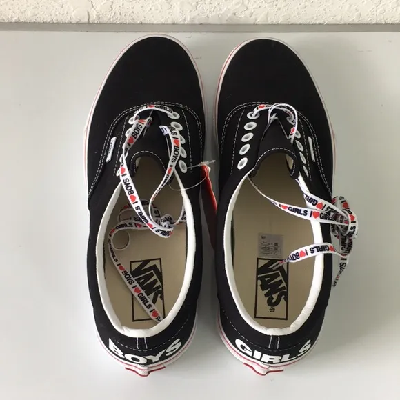 NWT Men Vans Classic I❤️ Heart Shoes size 9.5