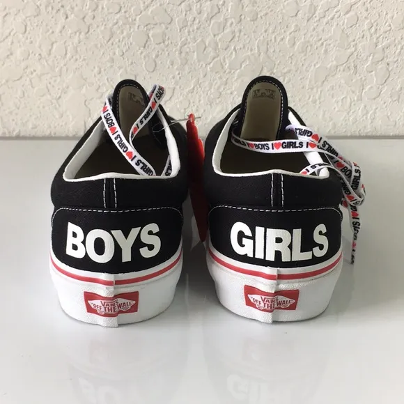 NWT Men Vans Classic I❤️ Heart Shoes size 9.5