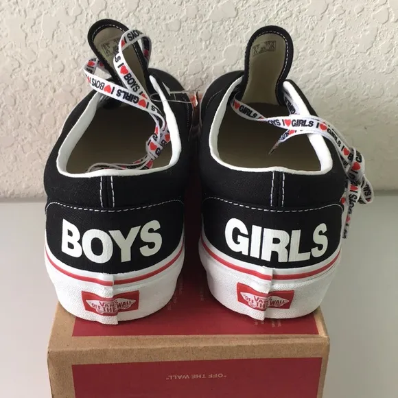 NWT Men Vans Classic I❤️ Heart Shoes size 9.5