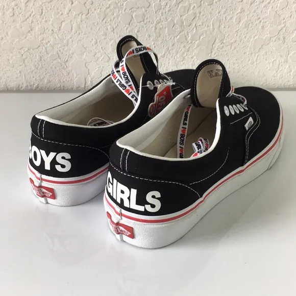 NWT Men Vans Classic I❤️ Heart Shoes size 9.5