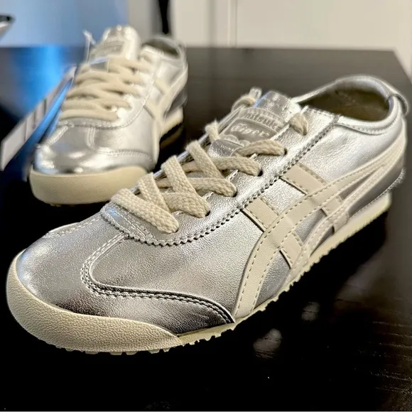 NWT Onitsuka Tiger Mexico 66 Silver Off White Sneakers Size 6