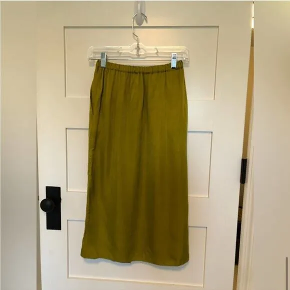 NWT Pomandere Midi Pencil Skirt Green Size 2
