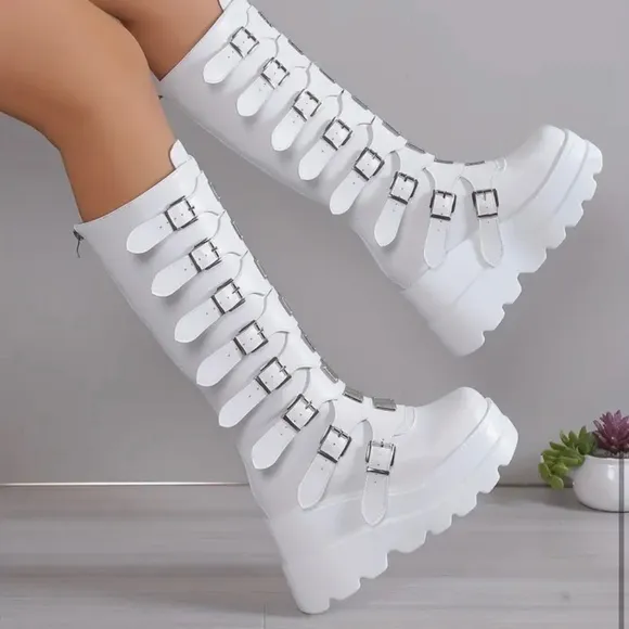 NWT-Rad Cool White Huge Platform Boots Size 39