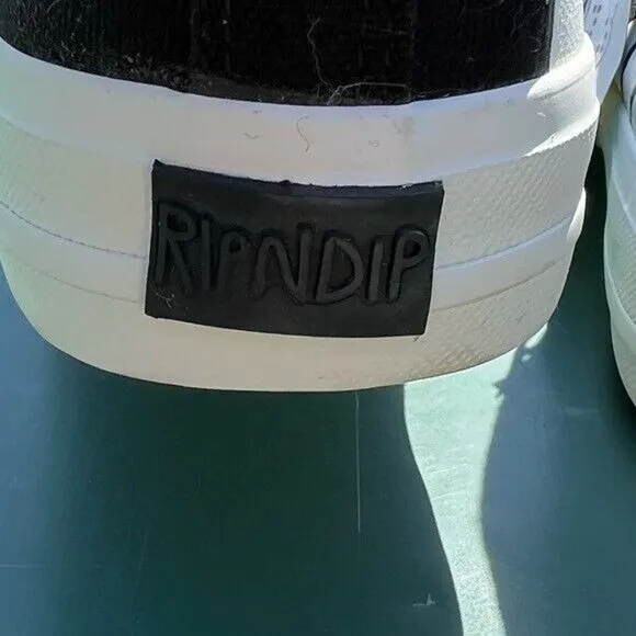 NWT Ripndip black and white lace up ankle high shoes w/ cat flipping off detail