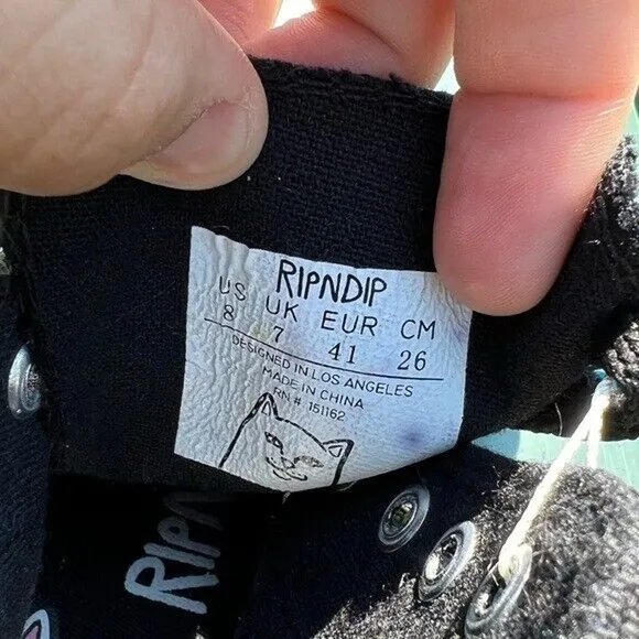 NWT Ripndip black and white lace up ankle high shoes w/ cat flipping off detail