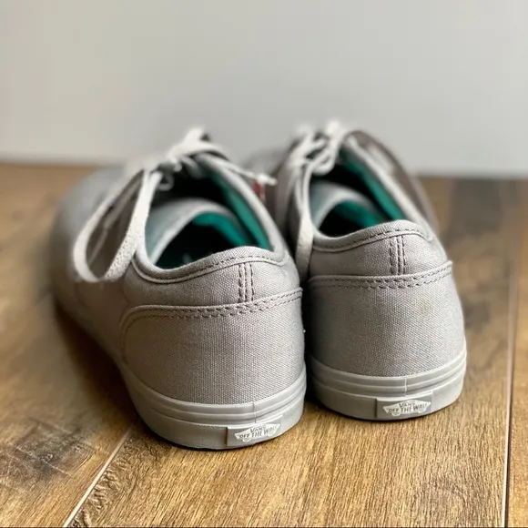NWT Vans Atwood Low Top Shoes