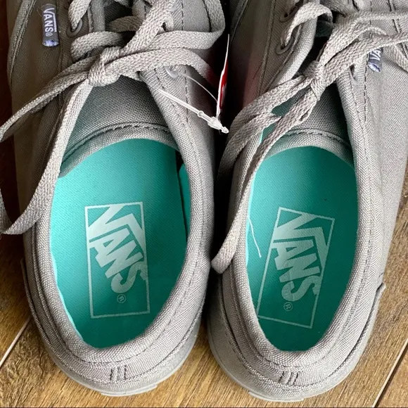 NWT Vans Atwood Low Top Shoes