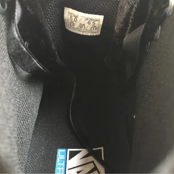 NWT VANS CRUSHED VELVET SENTRY WC SHOES