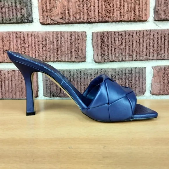 NWT Vince Camuto Brelanie Woven Genuine Leather Heeled Sandals in Navy