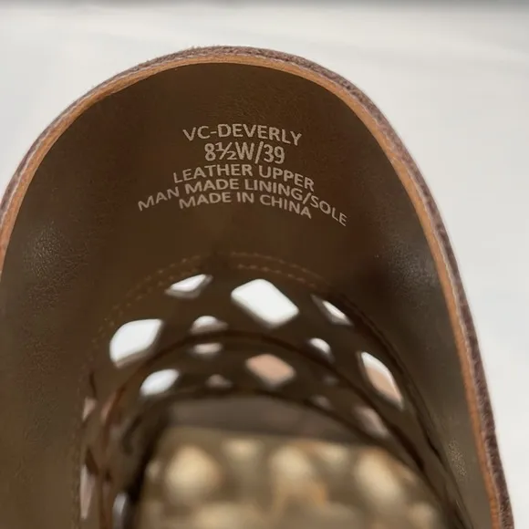 NWT Vince Camuto Cutout Nubuck Sandals- Deverly
