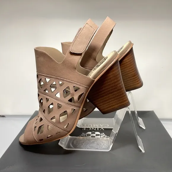 NWT Vince Camuto Cutout Nubuck Sandals- Deverly