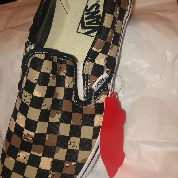 🤟🏻🛹👅NWT•VANS•🤟🏻👅Slip On 👨🏼9 or 👩🏼10.5🛹