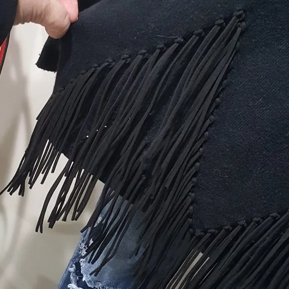 💥OC by Oleg Cassini Boho-chick Fringe Sweater💥