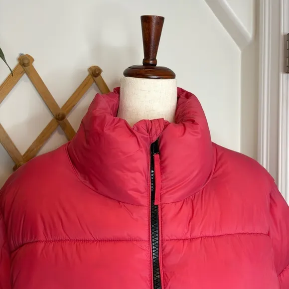 OLD NAVY Water-Resistant Frost Free Short Puffer Jacket in Cactus Flower