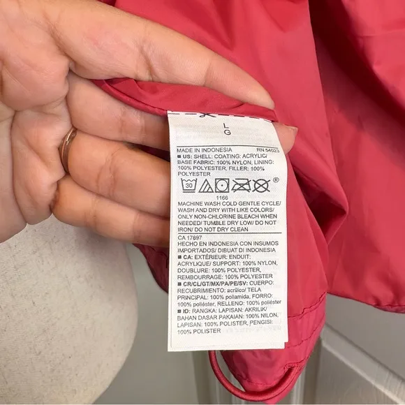 OLD NAVY Water-Resistant Frost Free Short Puffer Jacket in Cactus Flower