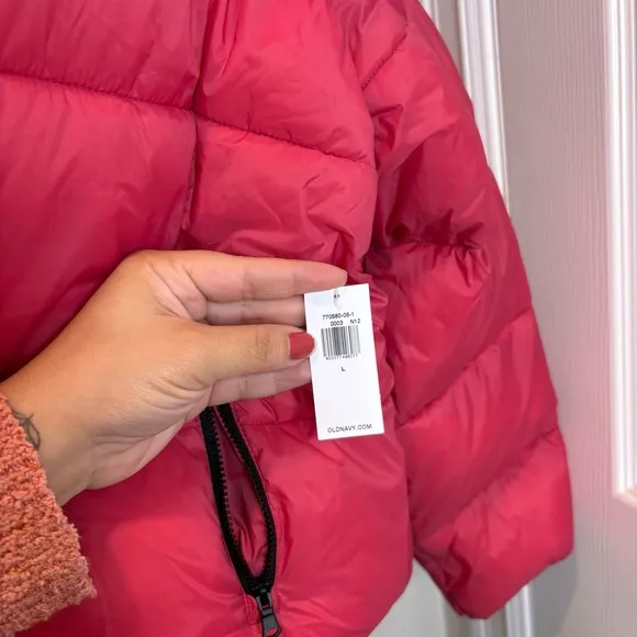 OLD NAVY Water-Resistant Frost Free Short Puffer Jacket in Cactus Flower