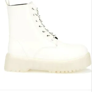 Olivia Miller white platform combat boots Gina 9 cy