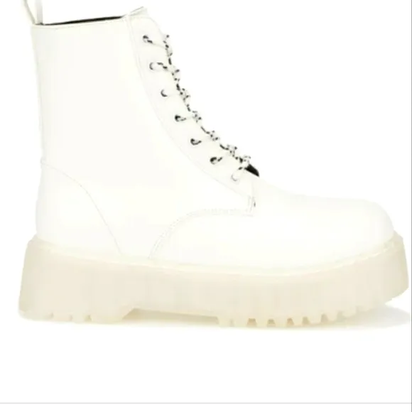 Olivia Miller white platform combat boots Gina 9 cy
