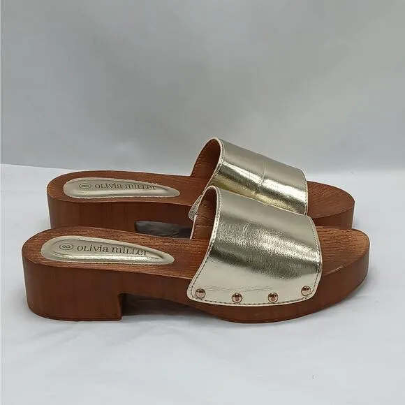 Olivia Miller Womens Sandals Shoes Size 8 Gold Faux Leather Slip On Mules Slides