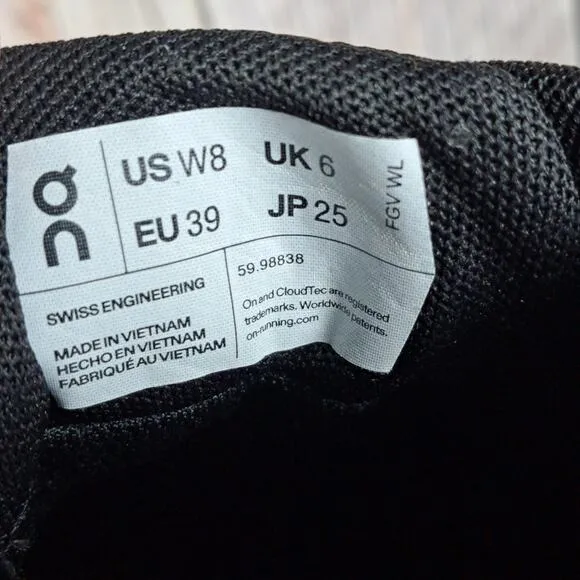 On Cloud 5 Waterproof Black Bungee Slip On Running Sneaker Women's Sz 8 (GUC)