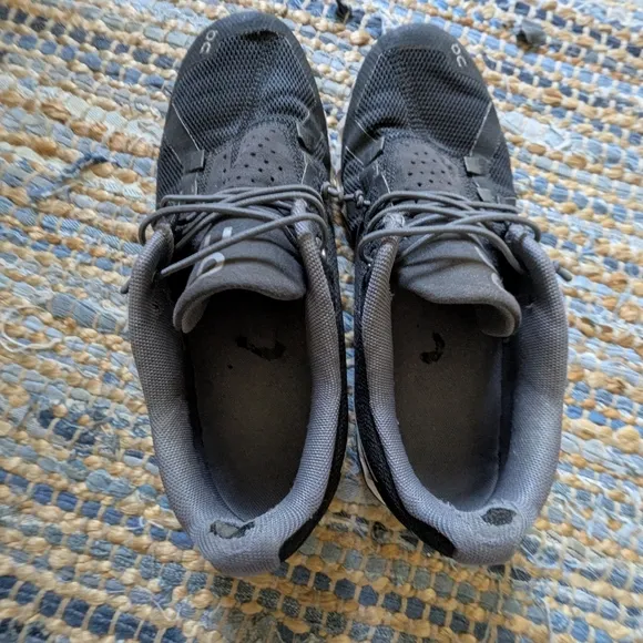On Cloud V2 Black Silver 6.5 Running Shoes Swiss Engineering Sneakers Athletic S