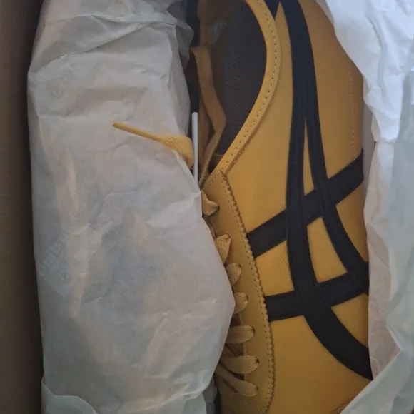 Onitsuka Tiger Mexico 66 by Asics Yellow &amp; Black Sneakers Classic Low-Top Design