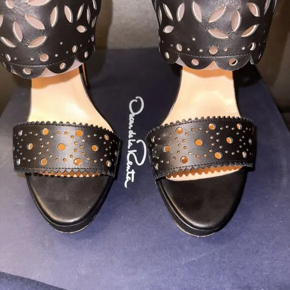 OSCAR DE LA RENTA Laser Cut Out Black Leather Stiletto Heeled Booties $995 EUC