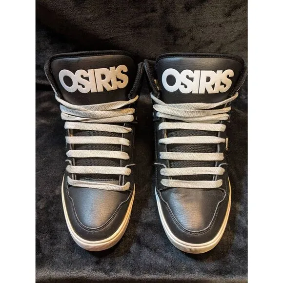 Osiris vintage skater shoes. In good condition. Size 10