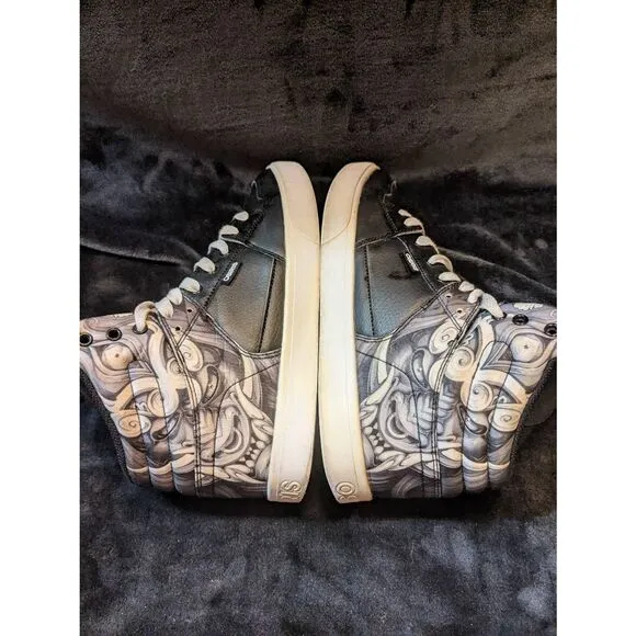 Osiris vintage skater shoes. In good condition. Size 10