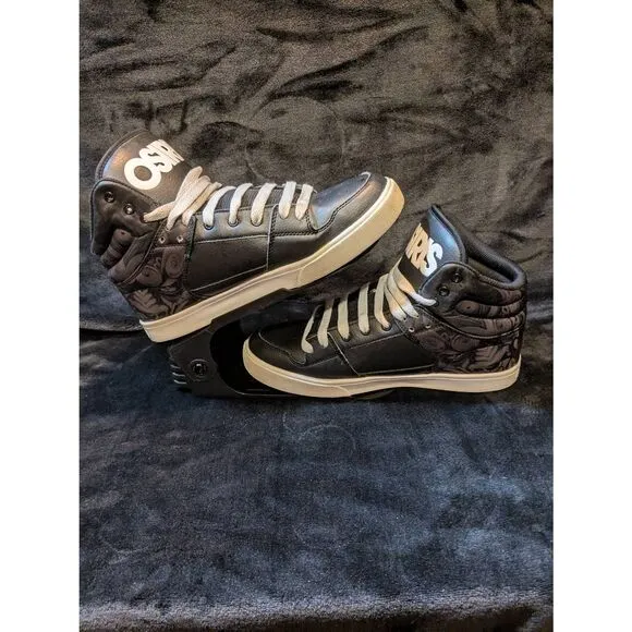 Osiris vintage skater shoes. In good condition. Size 10