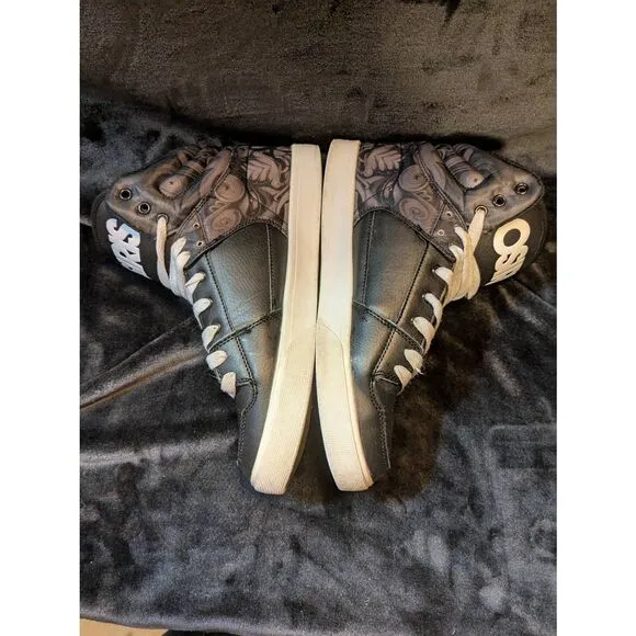 Osiris vintage skater shoes. In good condition. Size 10