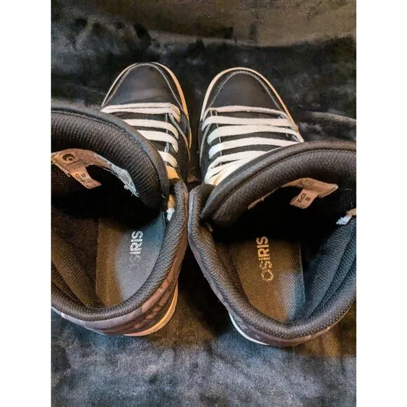 Osiris vintage skater shoes. In good condition. Size 10