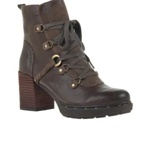 OTBT NWOT Brown Leather boots