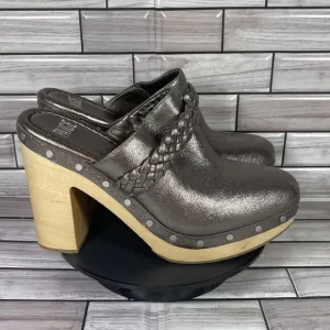PAIGE Women's Gunmetal Suede Studded Platform Slip-On Clogs Shoe Size 7-NEW