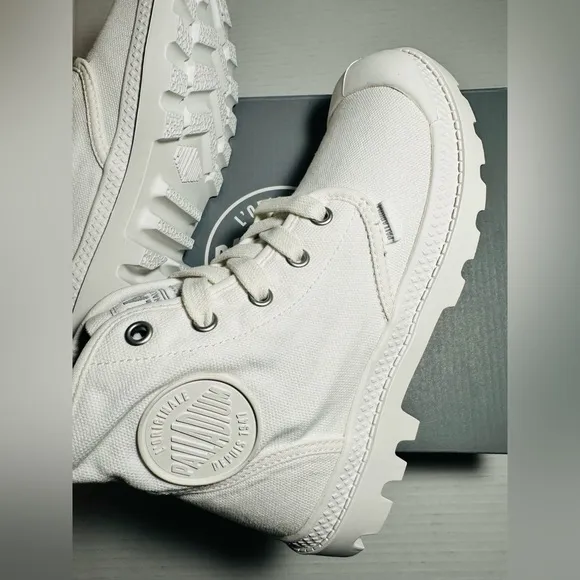 Palladium Boot Pampa Hi Women’s  Size 6 Original Urban White Indie Medium New