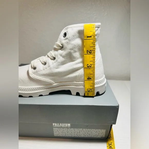 Palladium Boot Pampa Hi Women’s  Size 6 Original Urban White Indie Medium New