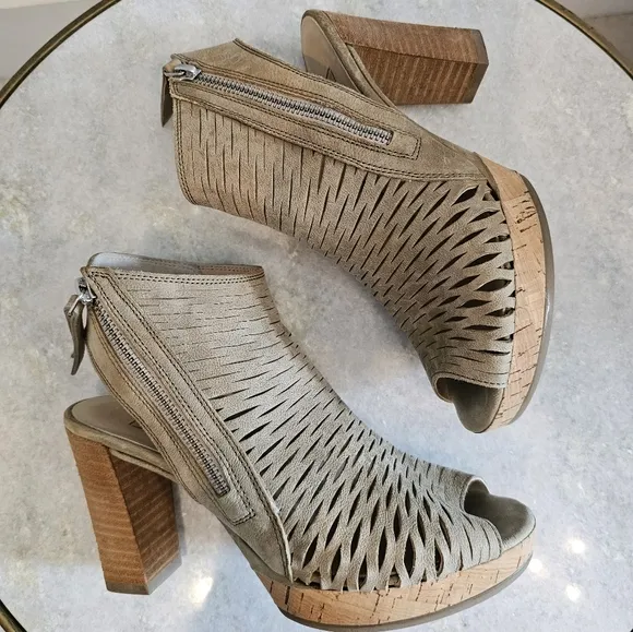 Paul Green Costa Peep Toe Bootie Size 3.5 (6) Natural Nude