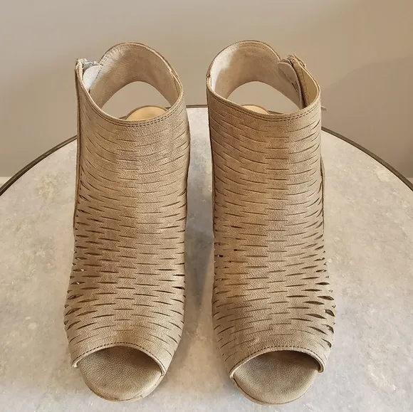Paul Green Costa Peep Toe Bootie Size 3.5 (6) Natural Nude